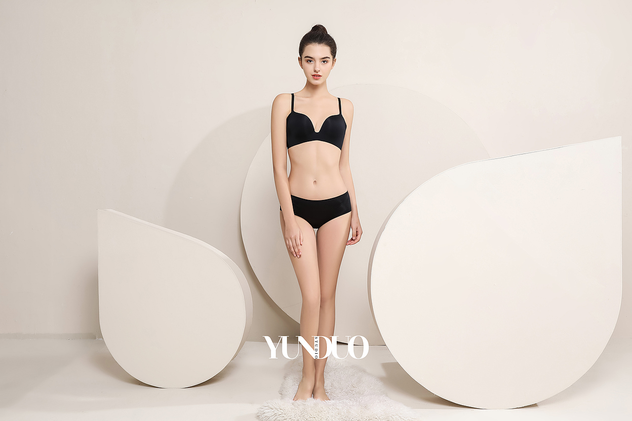 内衣 美背 文胸极简风拍摄