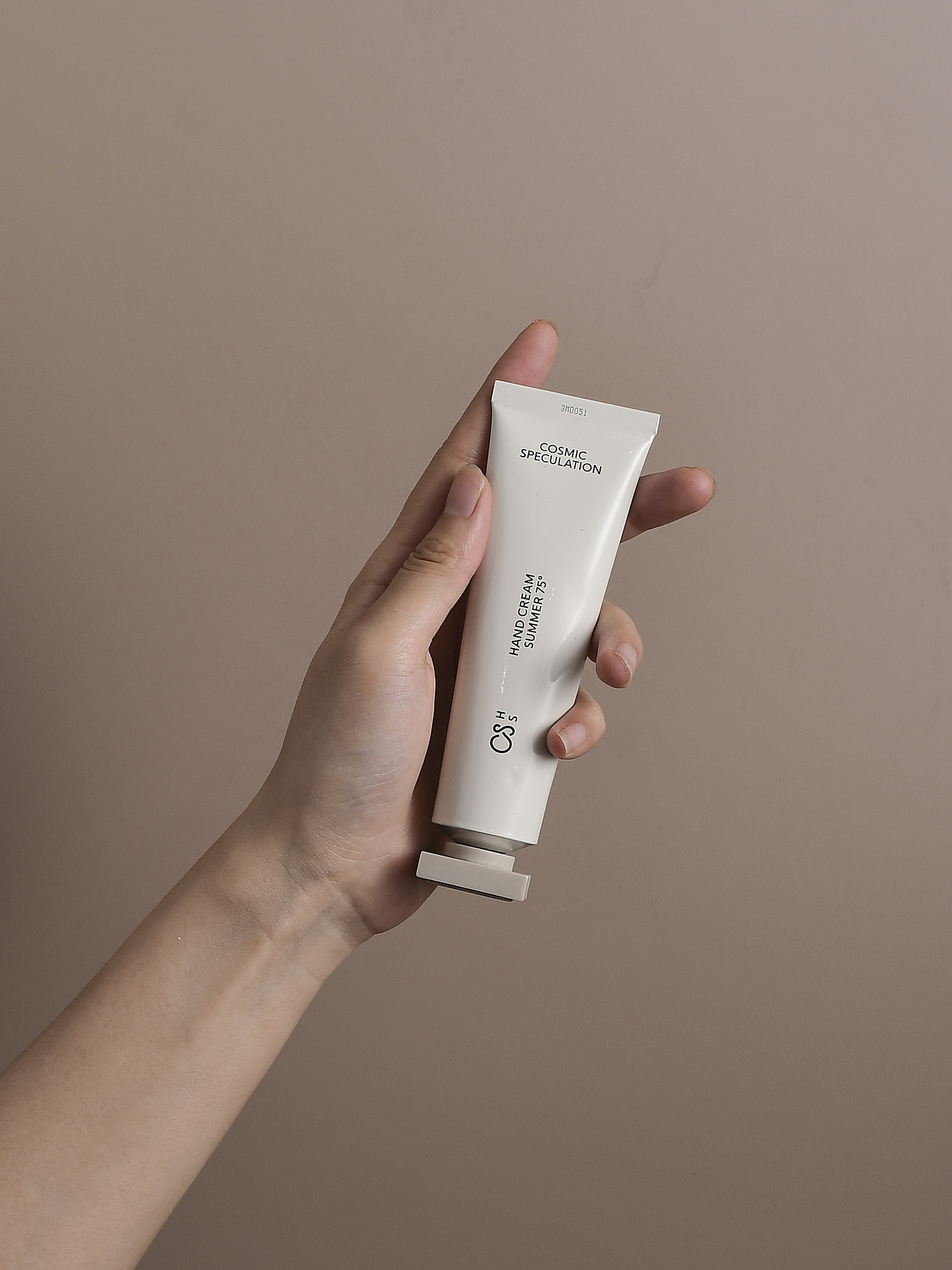 宇宙的猜想-護(hù)手霜拍攝（圖ZMzYwOTEwNDI0） - 時尚/藝術(shù)攝影 - 站酷設(shè)計師浪漫小玉原創(chuàng)素材 - 站酷ZCOOL