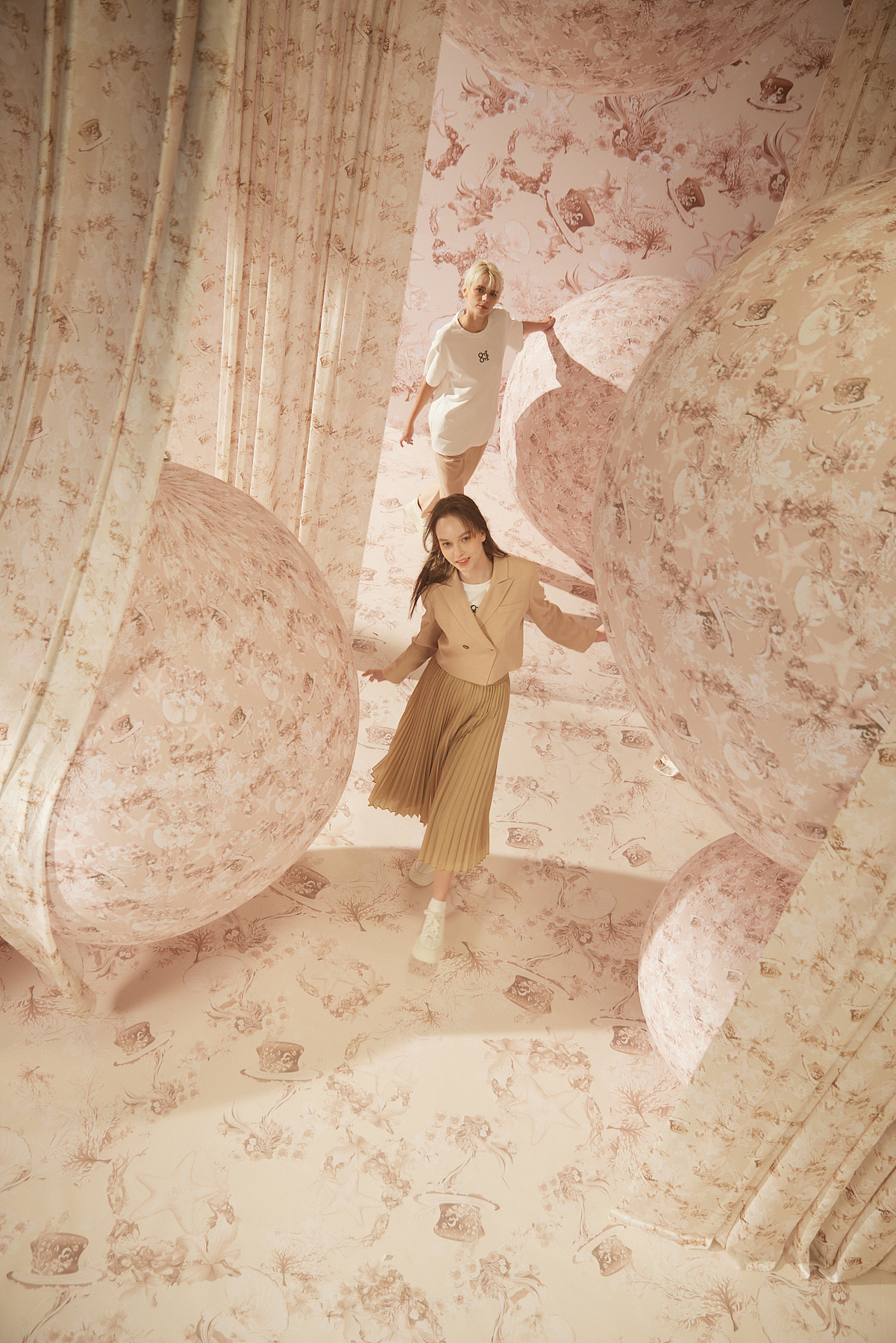 拍摄女装大片场景搭建设计（图ZMzY4MjQzMzE2） - 时尚/艺术摄影 - 站酷设计师是夏冰雹原创素材 - 站酷ZCOOL