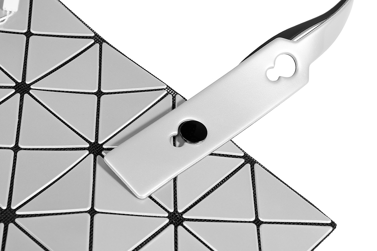 一个包，有科技感吗，背景花花的（图ZMzEwMTAxNzM2） - 产品摄影 - 站酷设计师猪可乐原创素材 - 站酷ZCOOL