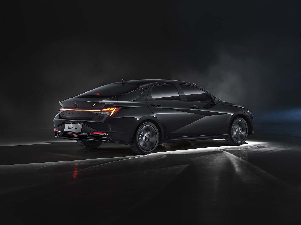 新伊兰特上市平面拍摄（图ZMjMyMzQ2MTAw） - 产品摄影 - 站酷设计师左右互联原创素材 - 站酷ZCOOL