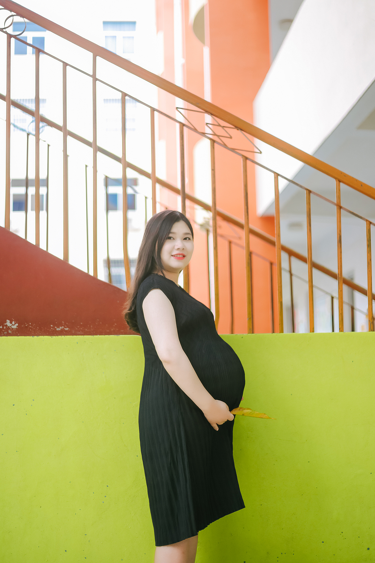 等着小手牵大手(孕妈妈写真)