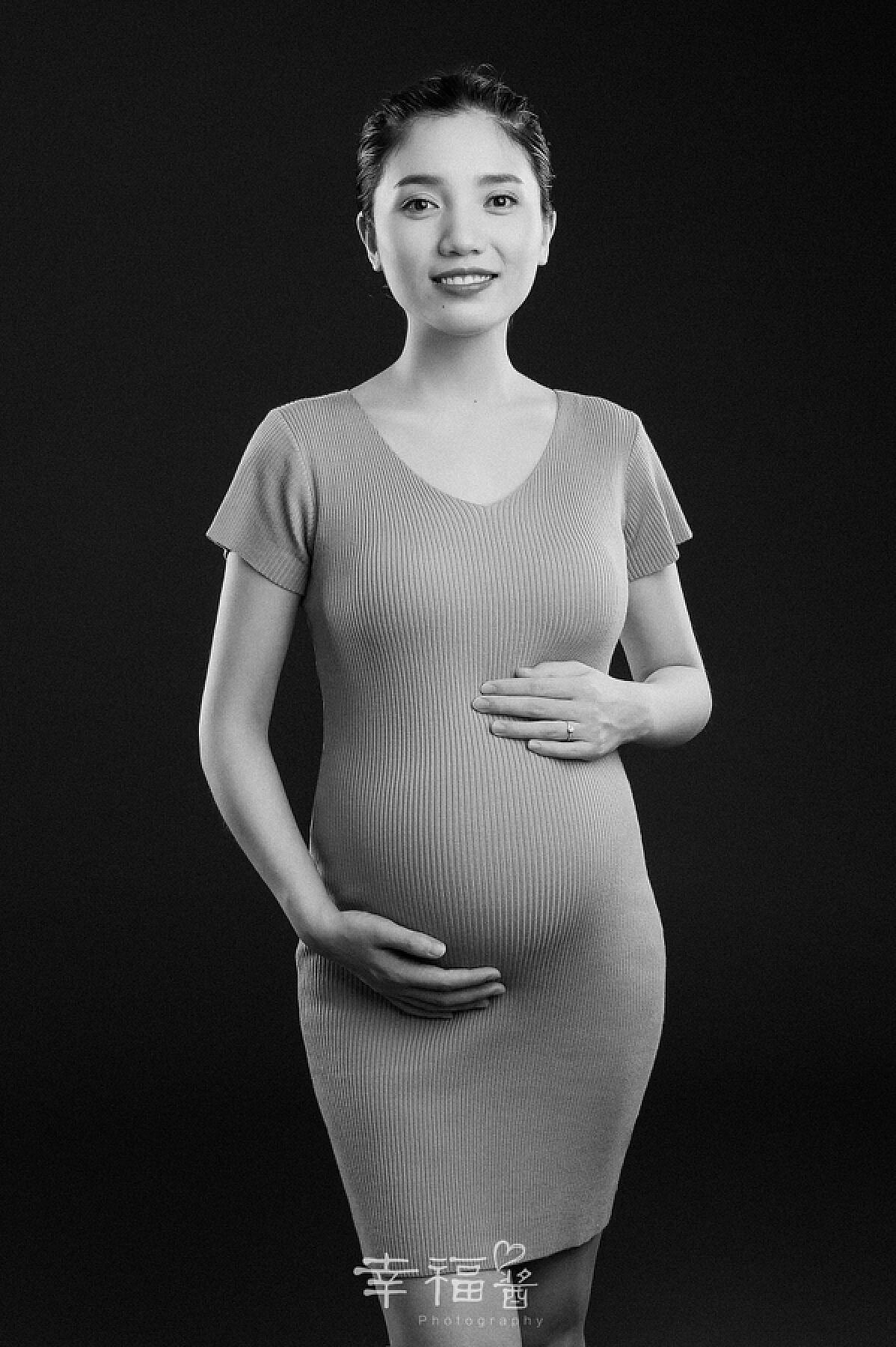 这组超美孕妇照 迷人的一塌糊涂 身上自带一种特殊的孕妈气质 浑身|孕妇照|浑身|儿童摄影_新浪新闻