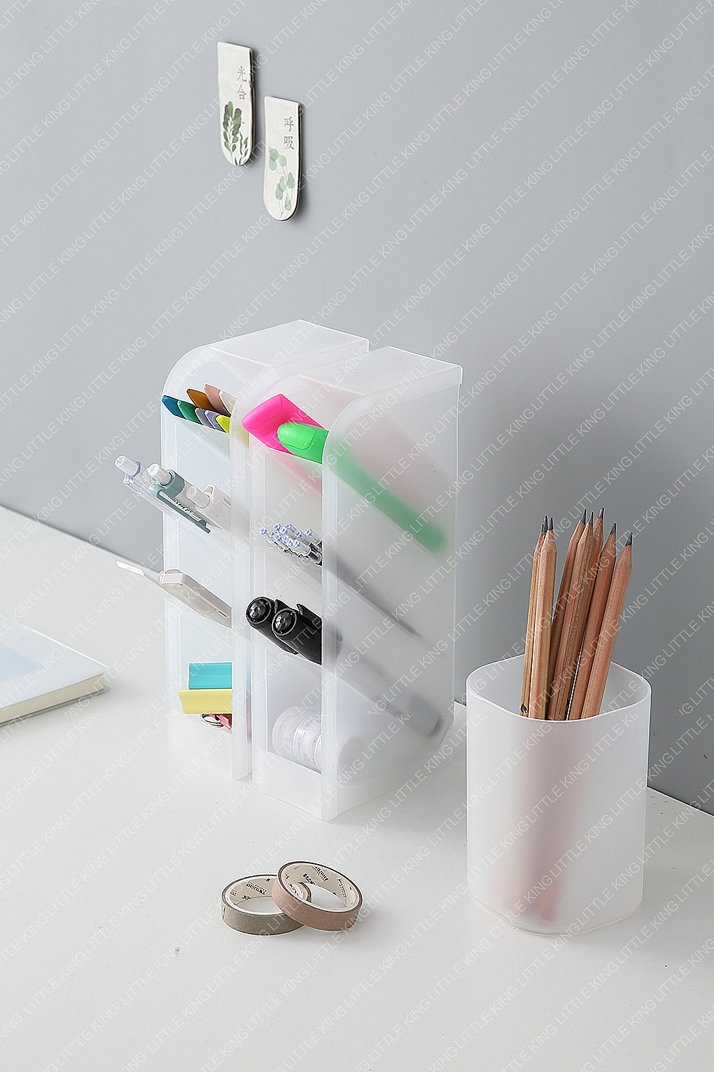 居家日用——简约透明磨砂斜插式笔筒