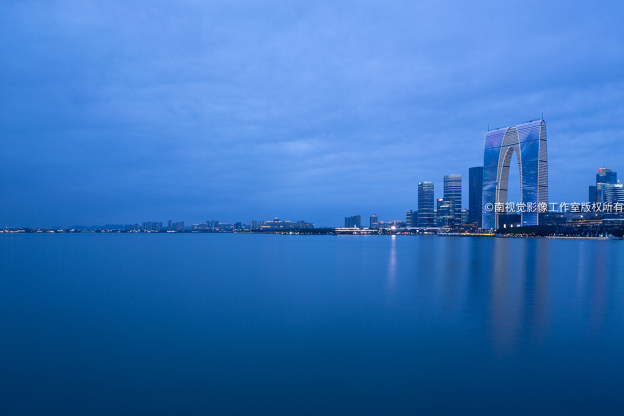 苏州东方之门夜景拍摄|苏州城市景观|苏州建筑空间摄影