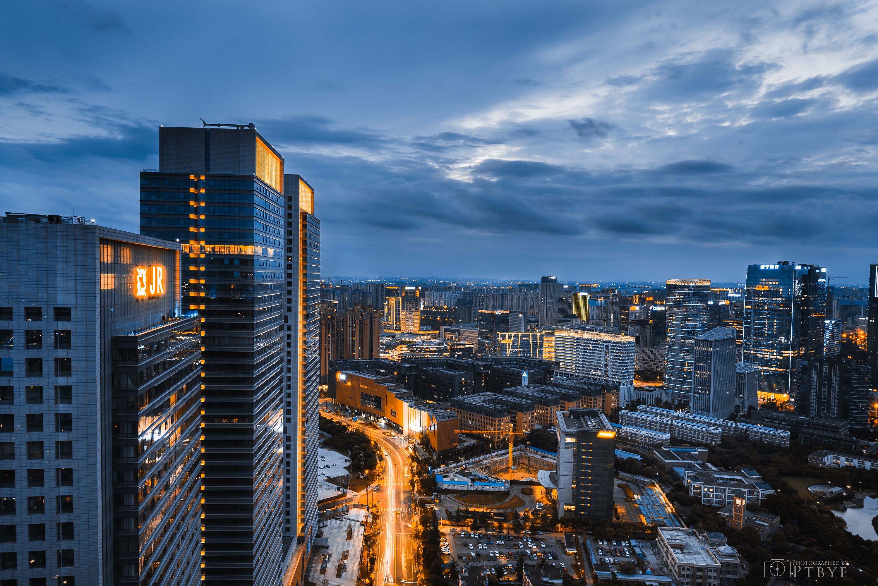 美年广场的三个视角