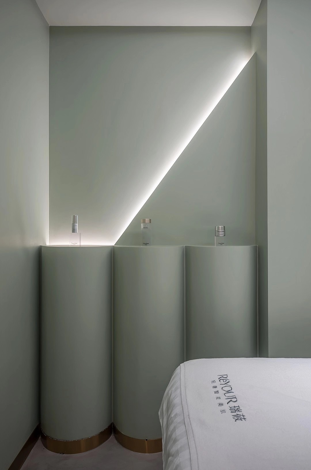 Reyour瑞莜（图ZMjMzMzgzMDYw） - 品牌 - 站酷设计师ideassquare原创素材 - 站酷ZCOOL