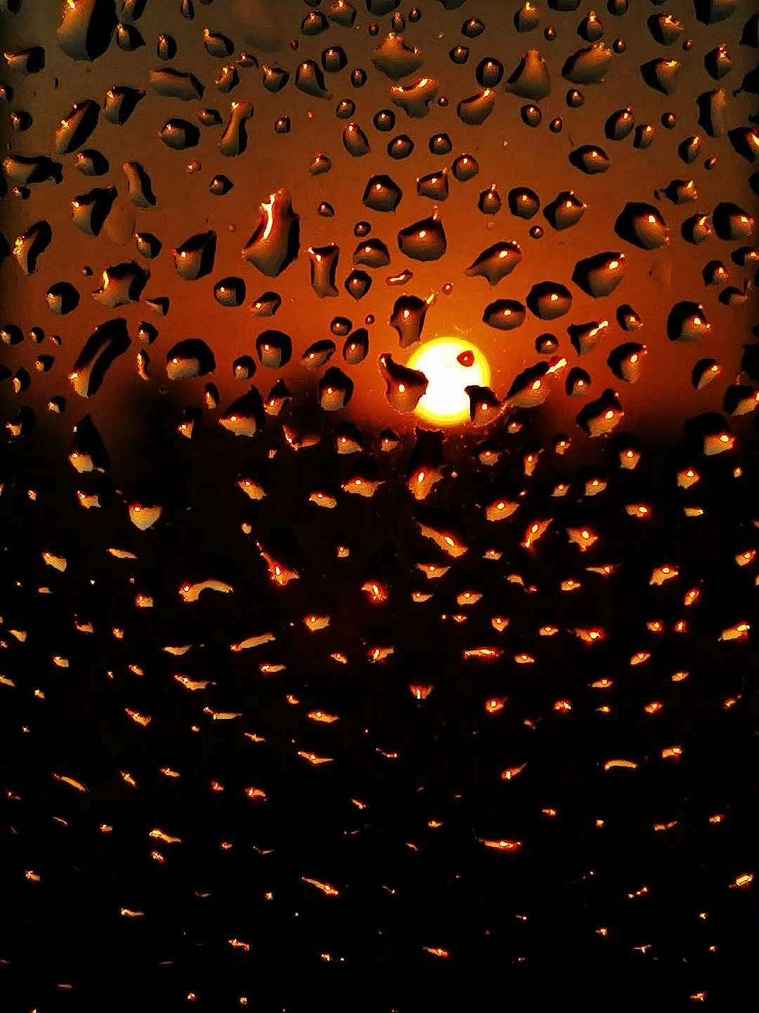 抽象背景雨滴落日夕陽(yáng)窗玻璃日落背景圖片（圖ZMjA1MDQ0NDY4） - 風(fēng)光攝影 - 站酷設(shè)計(jì)師洋洋洋灬羊先森原創(chuàng)素材 - 站酷ZCOOL