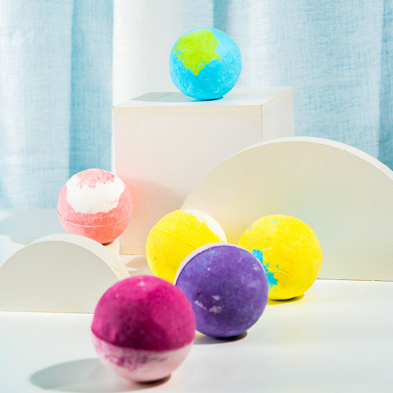 五彩缤纷#浴球静物产品摄影（图ZMjY0NDYzMDk2） - 产品摄影 - 站酷设计师UNDERJAN江下原创素材 - 站酷ZCOOL