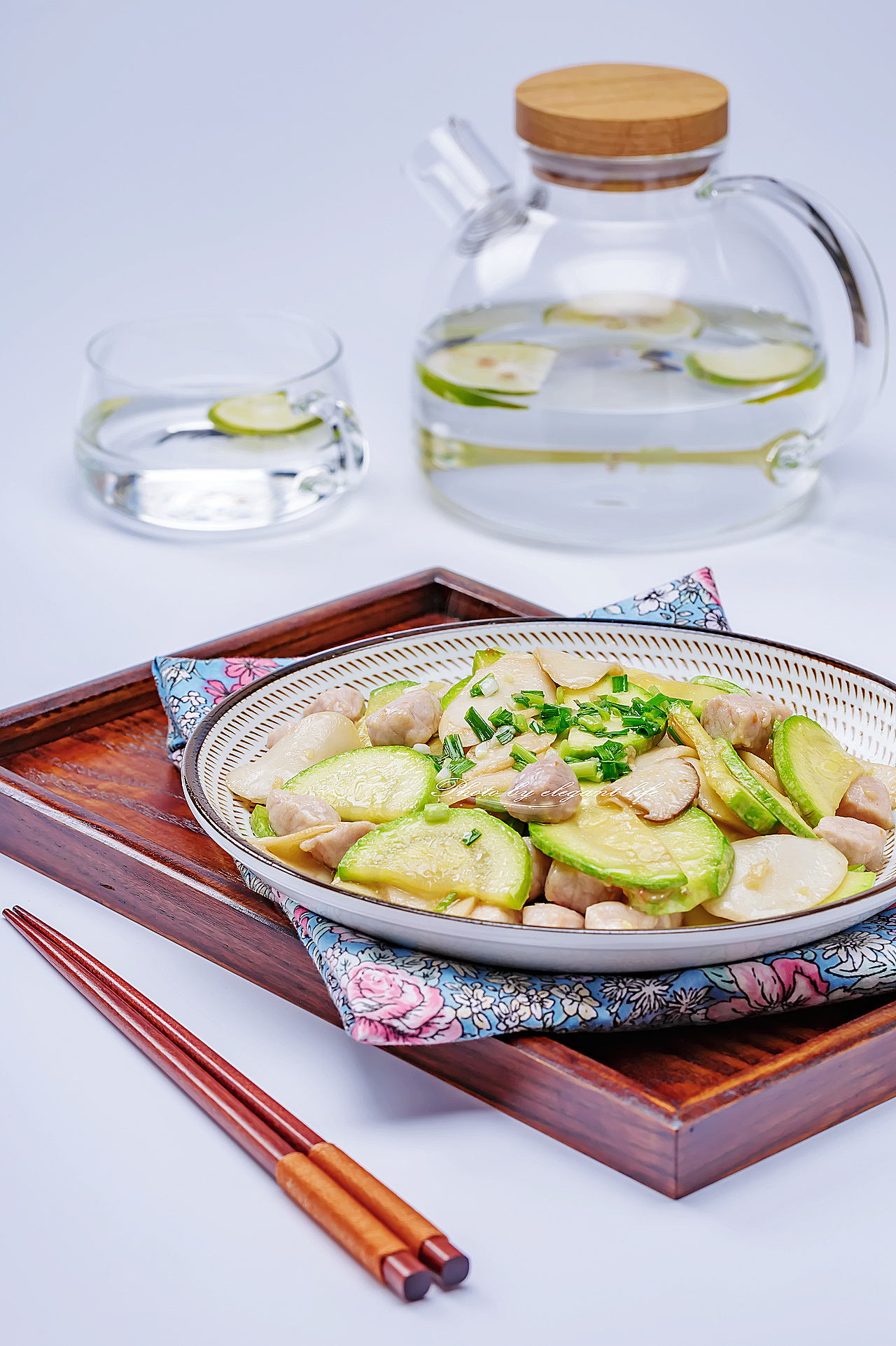 葱油杏鲍菇西葫芦炒肉丁