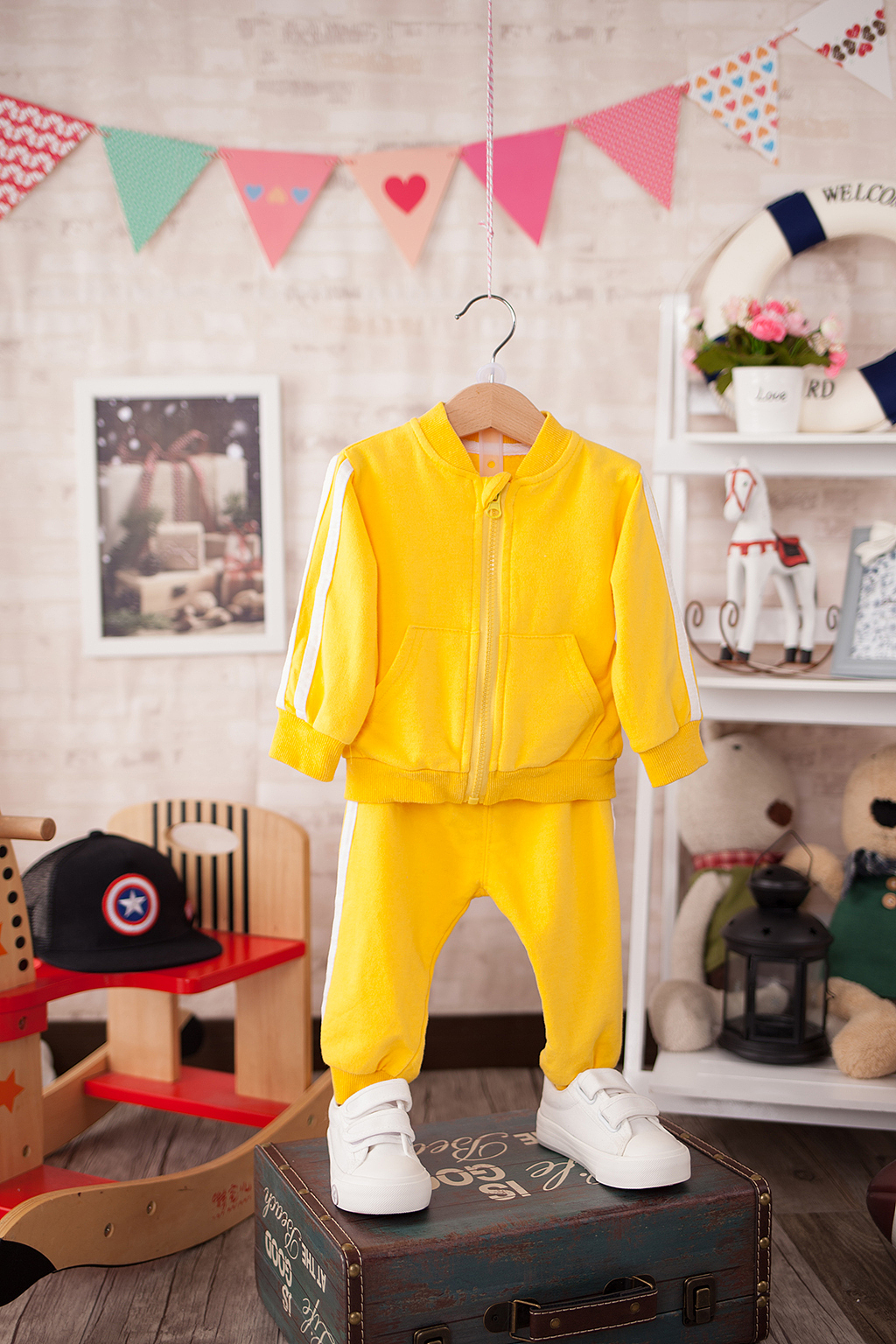 童装服饰摆拍淘宝静物拍摄（图ZMTQ5MTI2MDQ4） - 产品摄影 - 站酷设计师芷君视觉原创素材 - 站酷ZCOOL