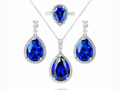 白底珠宝首饰拍摄