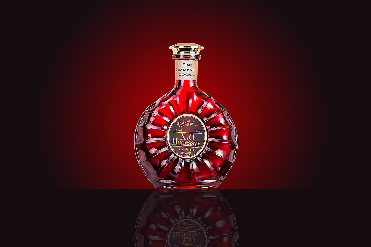 洋酒马爹利XO酒瓶拍摄
