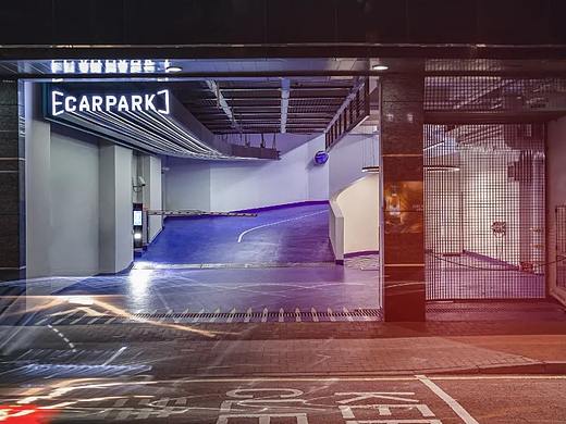 OFT设计丨车库3.0时代：跑车博物馆x社交场景 ​