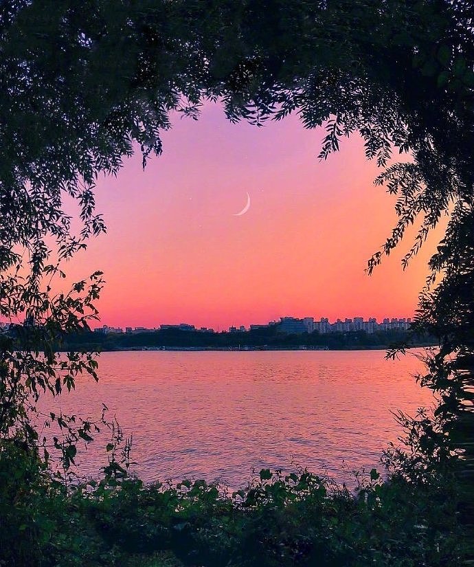 日落西山头,人约黄昏后.一组非常美的黄昏景色,转需