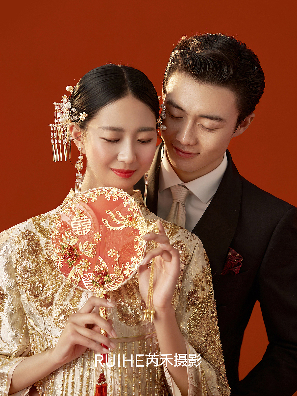 让爸妈都很喜欢的中式秀禾服婚纱照，统一全家人的审美（图ZMjcwMzU0Njgw） - 婚礼摄影 - 站酷设计师遇见YUJIAN原创素材 - 站酷ZCOOL