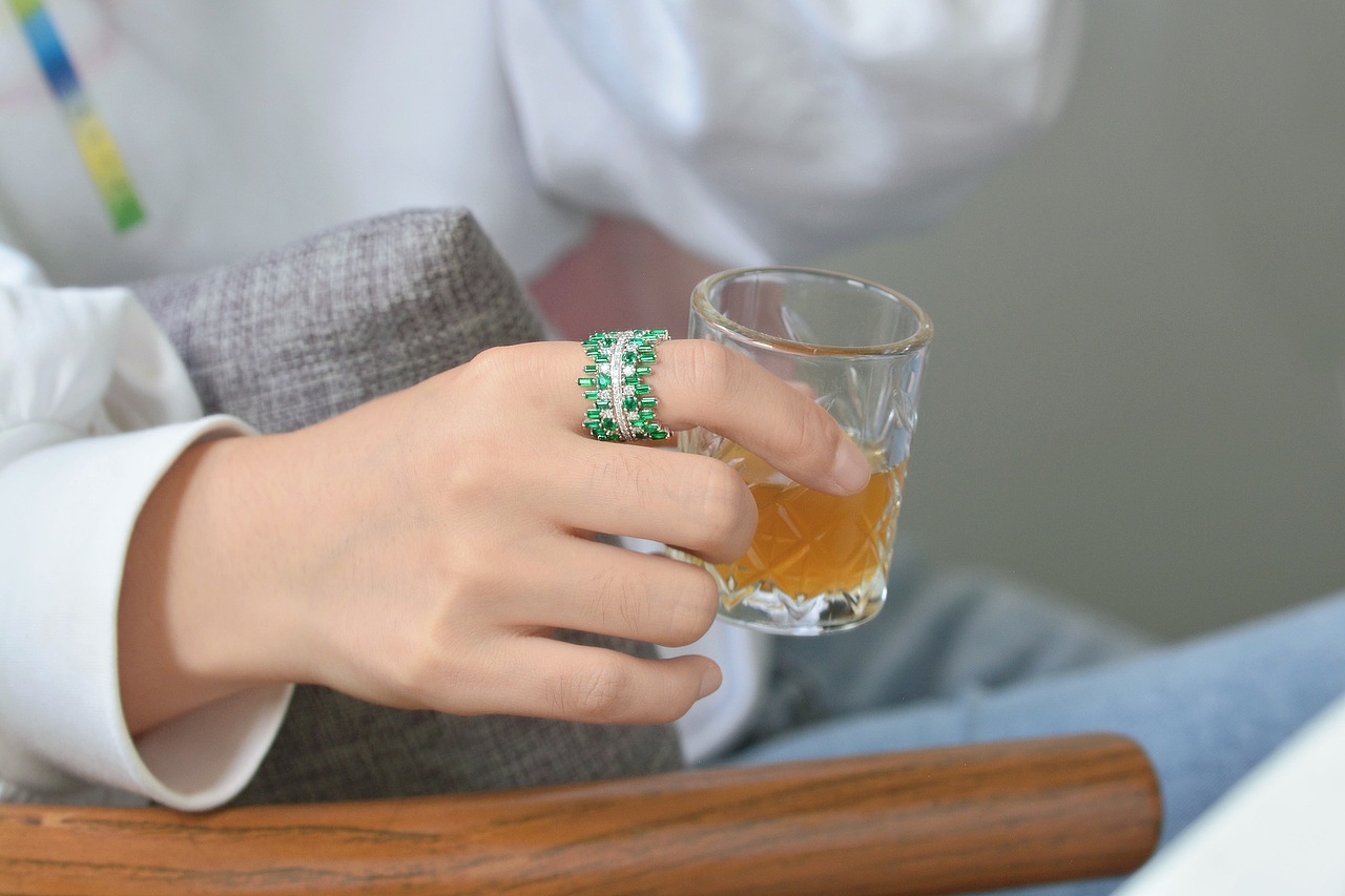 设计师作品|祖母绿戒指（图ZMjY5NDA5MTM2） - 首饰设计 - 站酷设计师天使原创珠宝设计原创素材 - 站酷ZCOOL