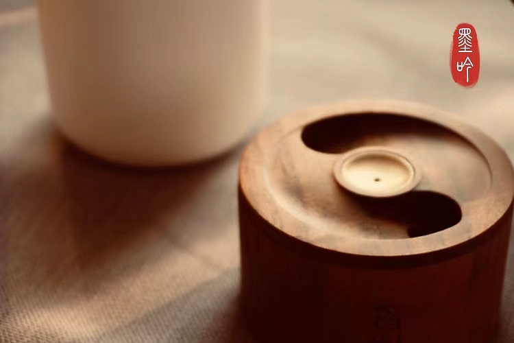 2021台历设计——墨吟芳华 萄醉人生