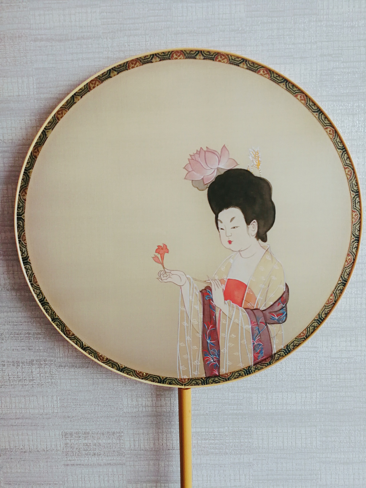 簪花仕女图团扇