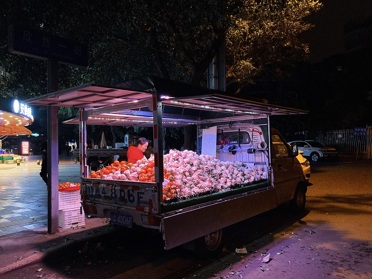 成都街头·夜（图ZMjUxOTc5MTUy） - 人文/纪实摄影 - 站酷设计师南云121原创素材 - 站酷ZCOOL