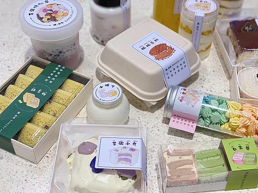 甜品包装贴设计