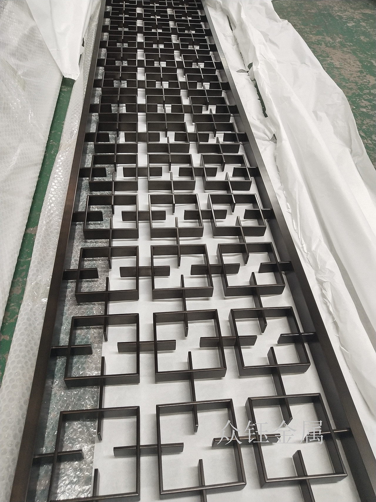 酒店不锈钢青古铜无缝焊接工艺花格屏风厂家（图ZMjE0NzM0NDY0） - 其他工业/产品 - 站酷设计师众钰金属制品刘原创素材 - 站酷ZCOOL