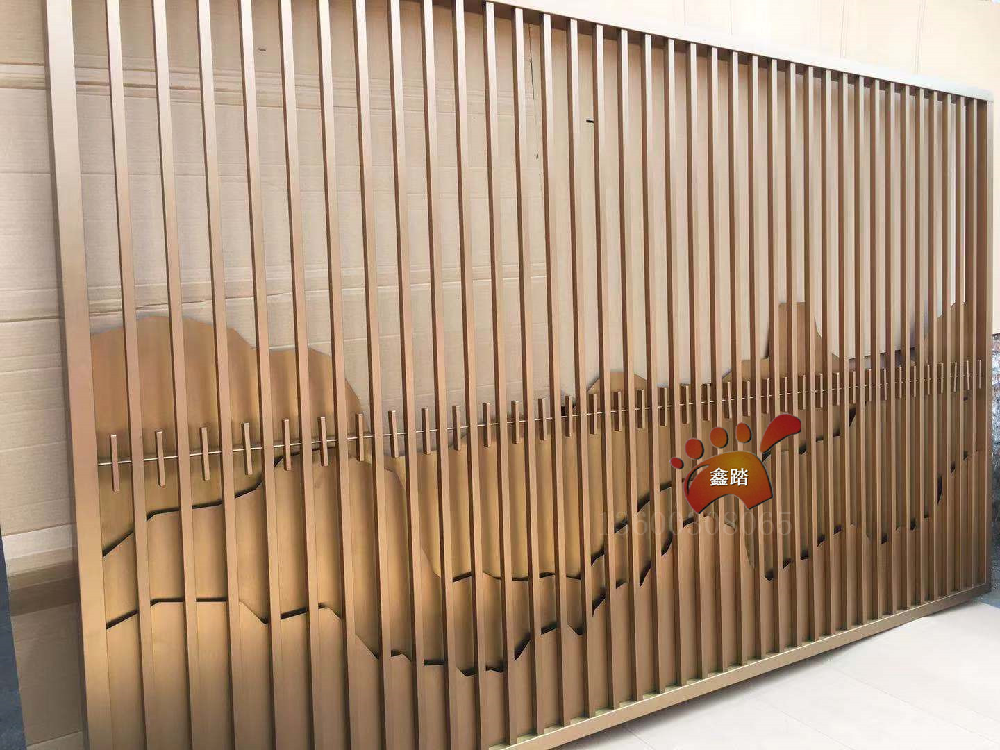 售楼部不锈钢山形屏风背景墙跌宕起伏的效果出人意料