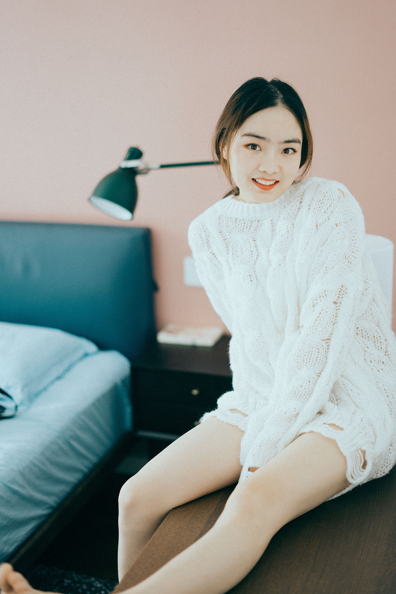 少女写真之宅家拍片（图ZMjQxMDU2ODgw） - 人像摄影 - 站酷设计师何春慧啊原创素材 - 站酷ZCOOL