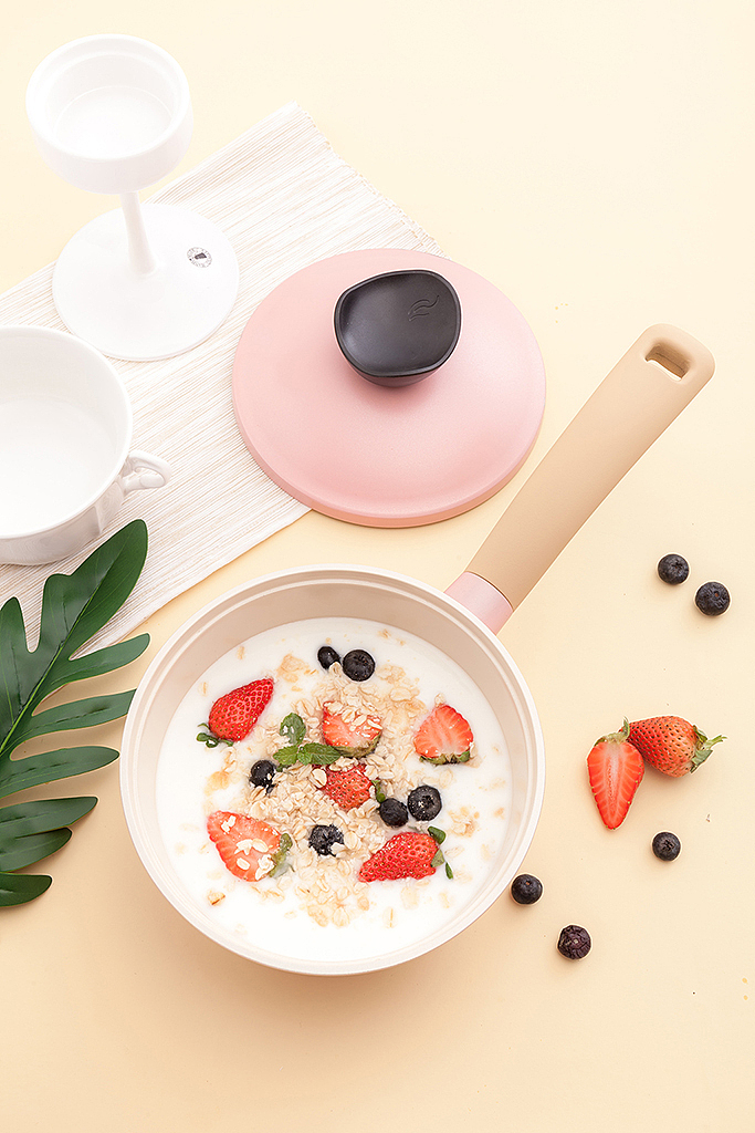 乐扣乐扣宝宝美食酸奶辅食锅奶锅不粘锅淘宝静物拍摄（图ZMTQ2MDU2NDA0） - 产品摄影 - 站酷设计师芷君视觉原创素材 - 站酷ZCOOL