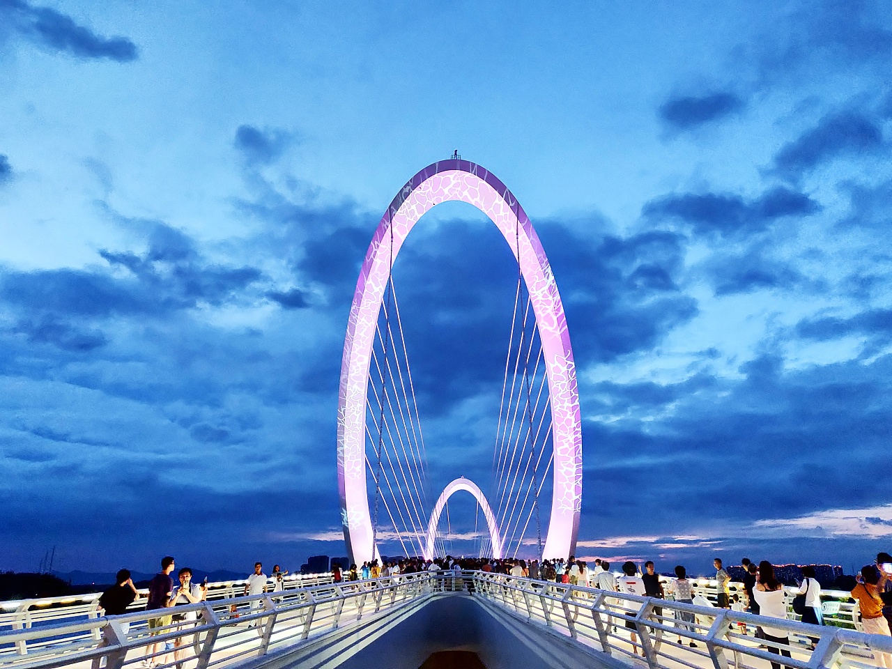 一加6手机里的南京天眼