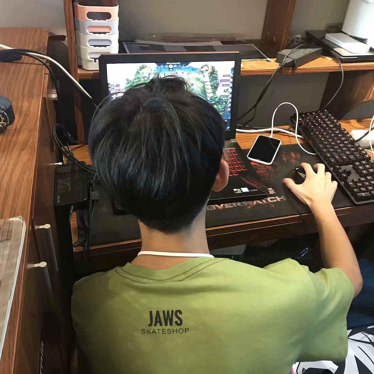 JAWS滑板店TEE短袖设计（图ZMTc4NzIyODg4） - 图案 - 站酷设计师游铠豪Yoki原创素材 - 站酷ZCOOL