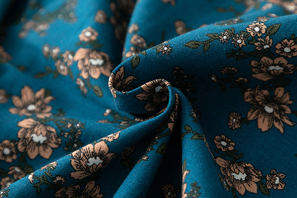 连衣裙的平铺拍摄