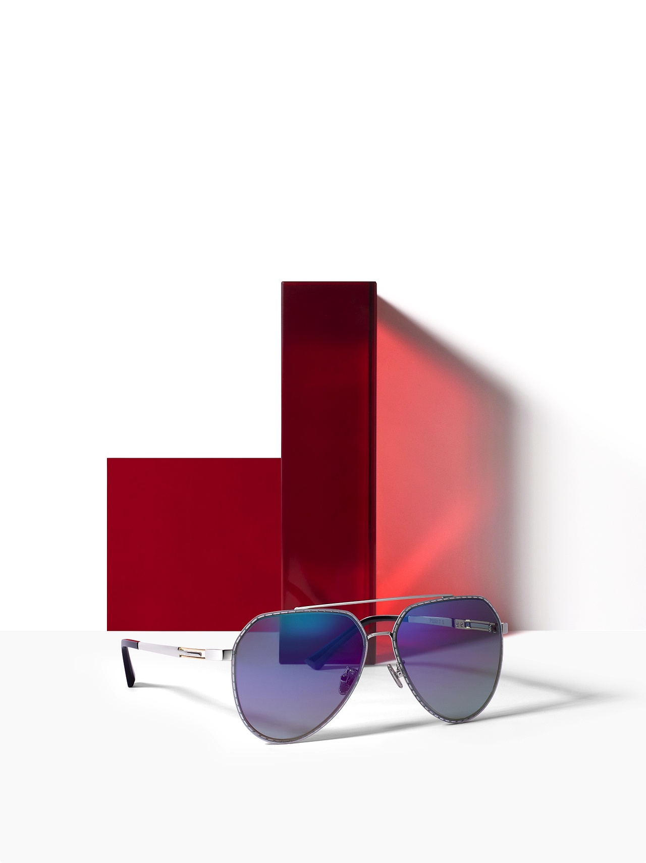 Prsr眼镜创意拍摄（图ZMjY5NzY4NTUy） - 修图/后期 - 站酷设计师家辛商业修图原创素材 - 站酷ZCOOL