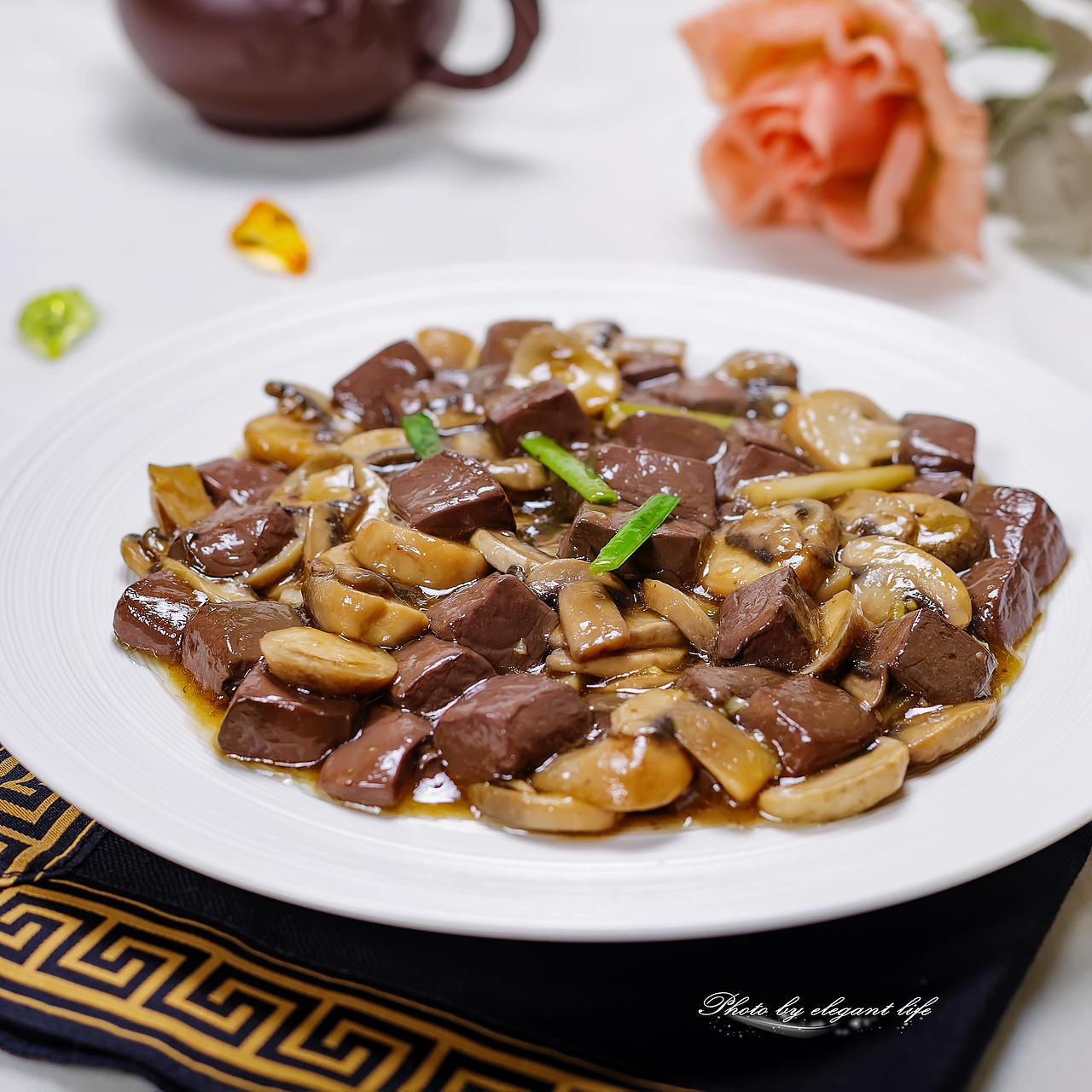 口蘑草菇烩鸭血