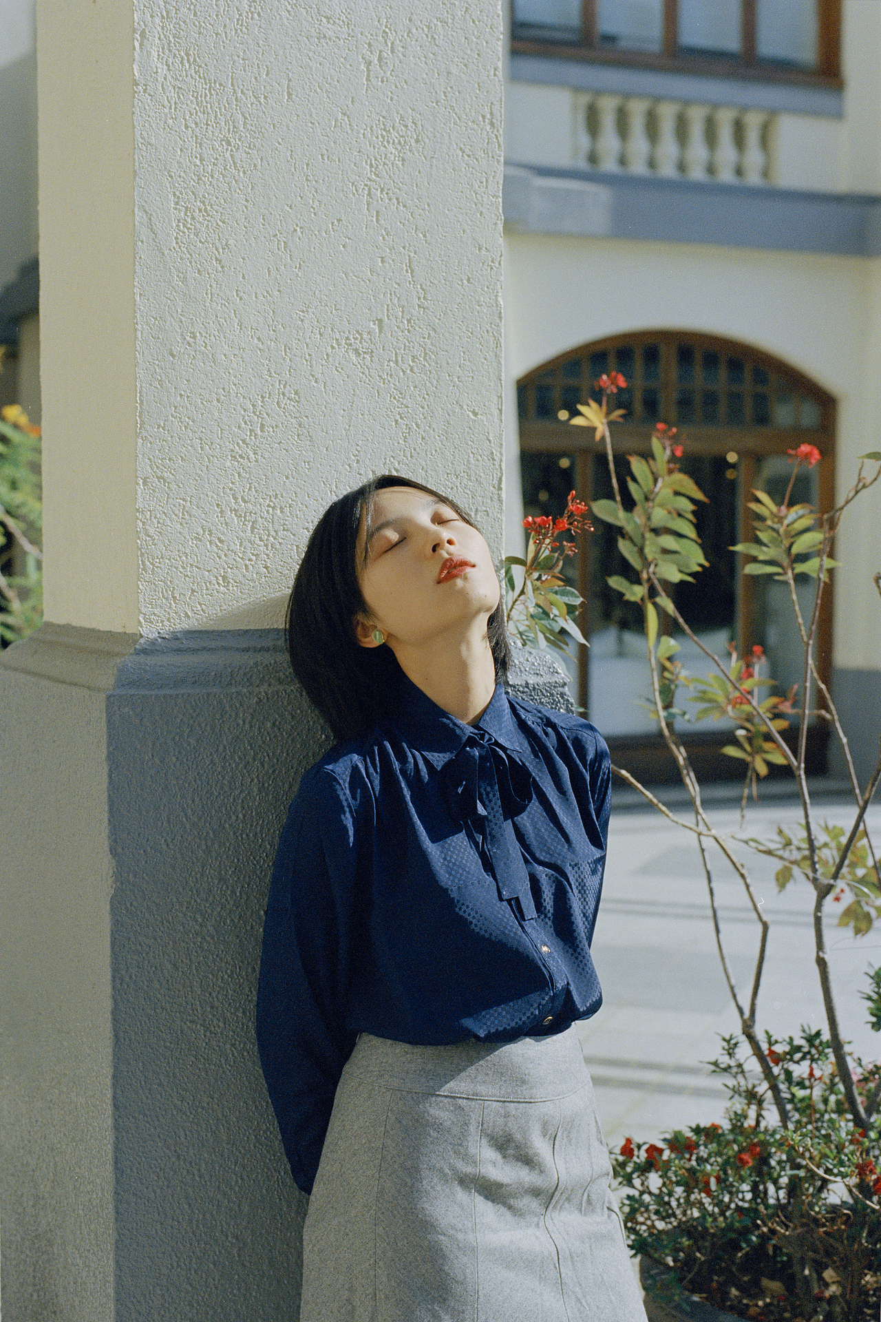 露台海风（图ZMTk5MzUxMzM2） - 人像摄影 - 站酷设计师juncofoto原创素材 - 站酷ZCOOL