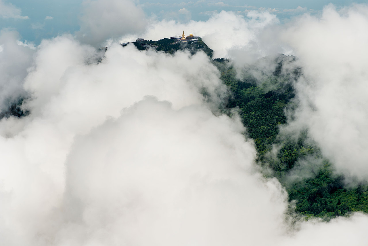 峨眉天下秀-田捷砚/摄