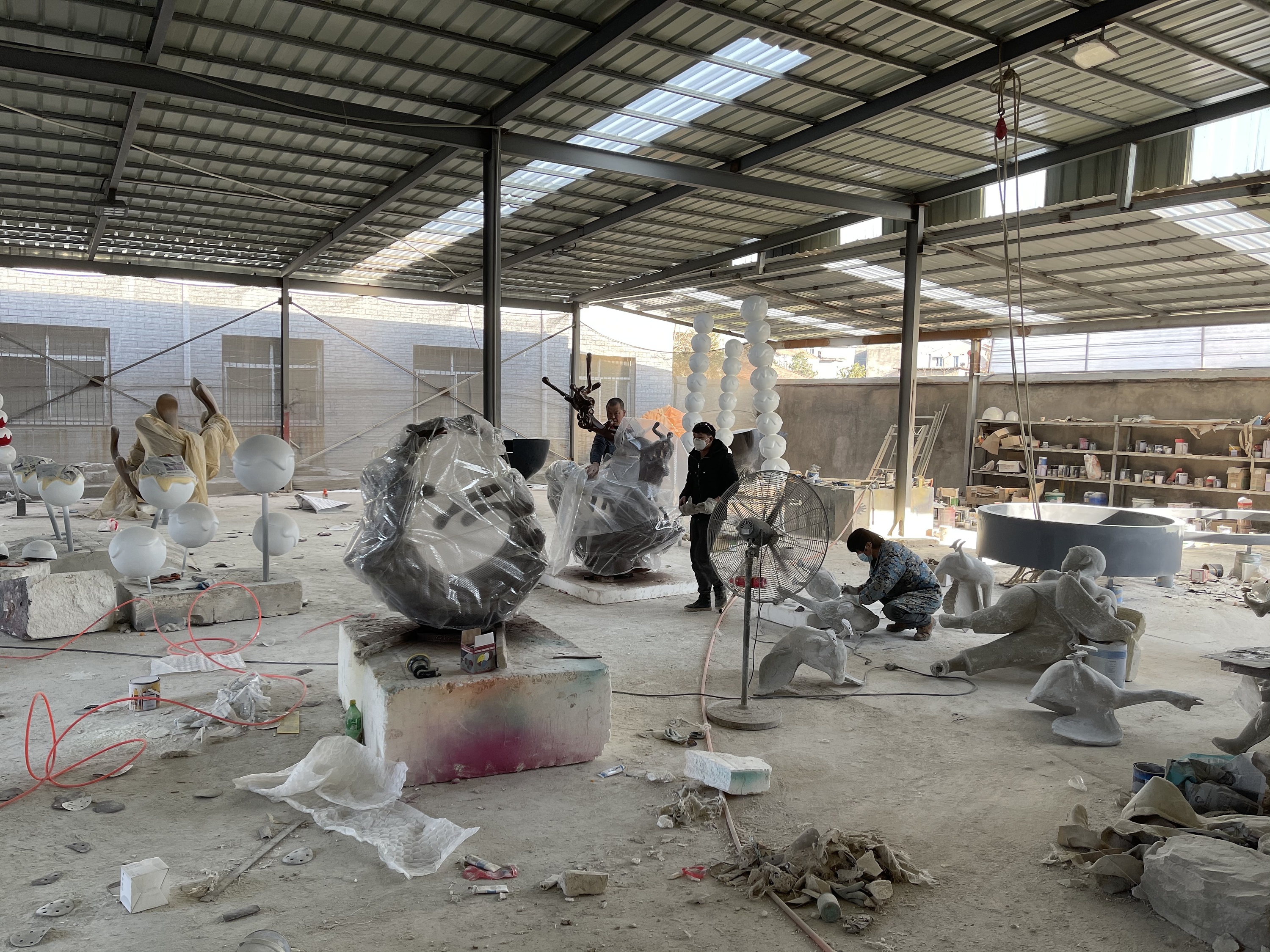 【德森瑞合雕塑制作有限公司】〔办公室〕〔厂房展示