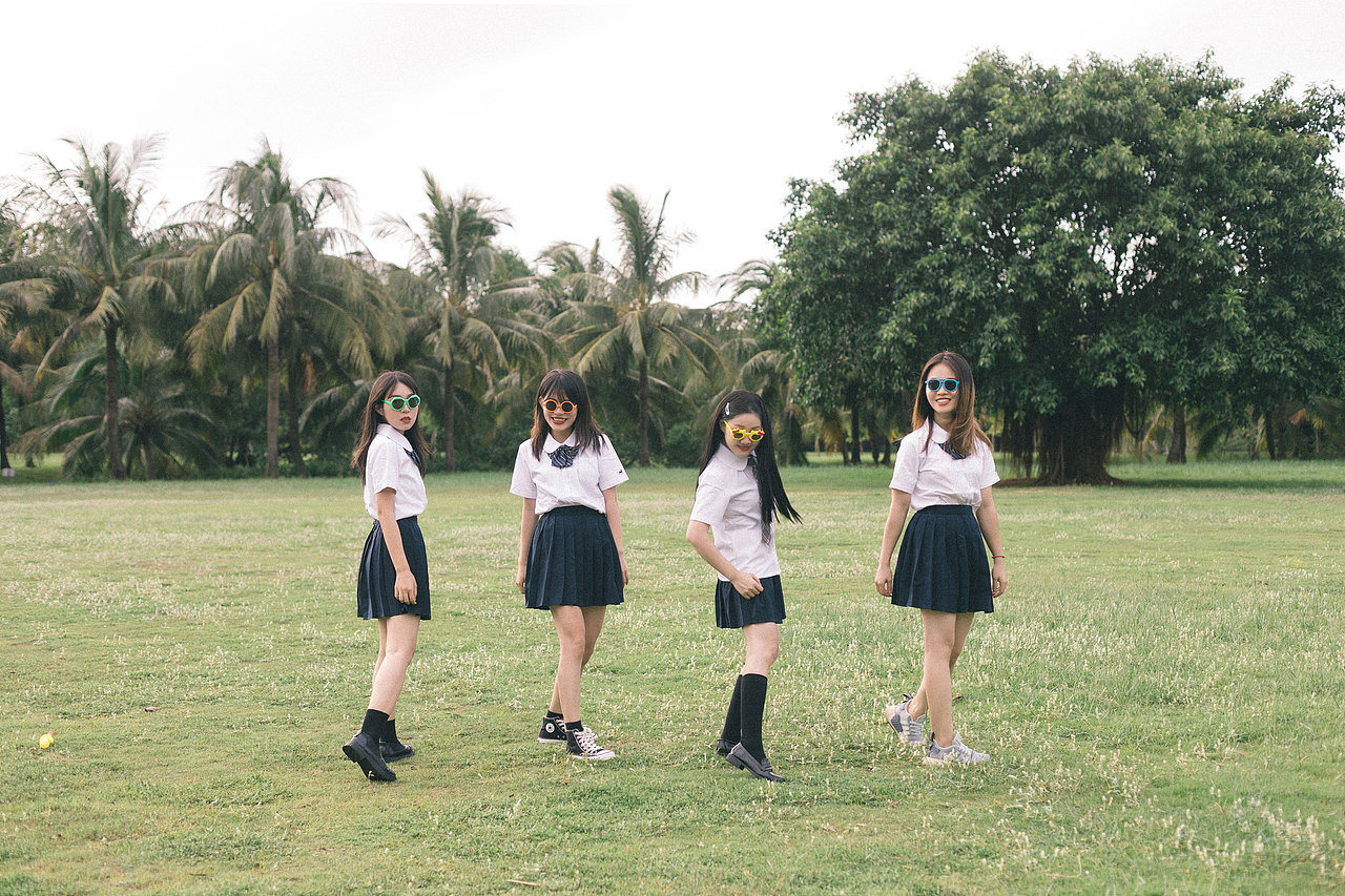 你的笑声我的笑声编织在一起