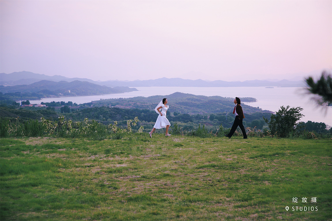 你是我落日余晖里张扬耀眼的玫瑰🌹（图ZMjU1NDQ0MDI4） - 婚礼摄影 - 站酷设计师绽放摄胶片摄影原创素材 - 站酷ZCOOL