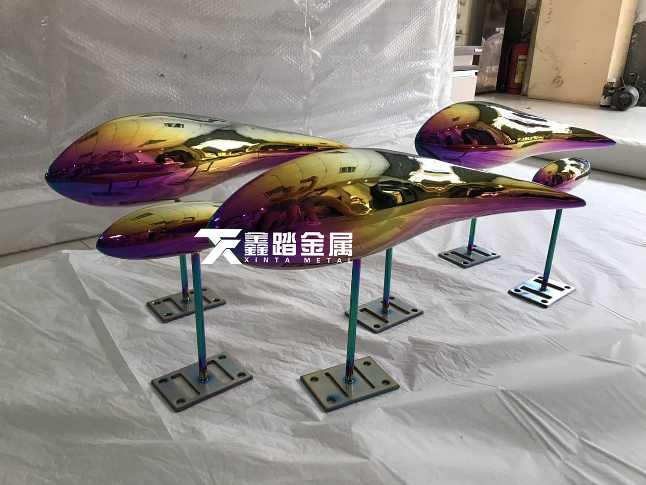 售楼部水池小品雕塑不锈钢锦鲤鱼雕塑抽象不锈钢鱼雕塑