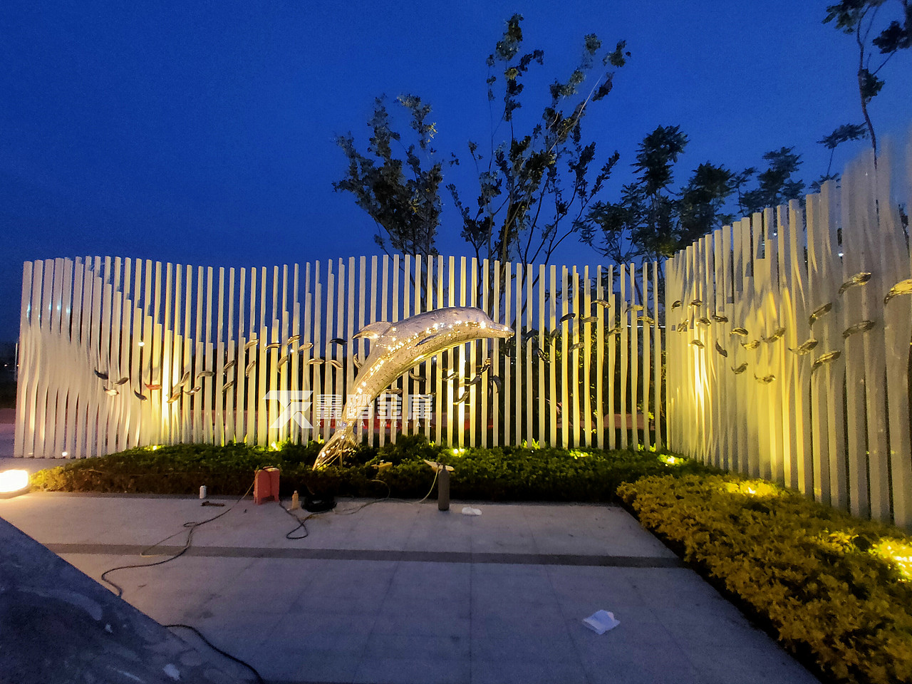 房地产示范区景观不锈钢雕塑仿真不锈钢镂空海豚雕塑