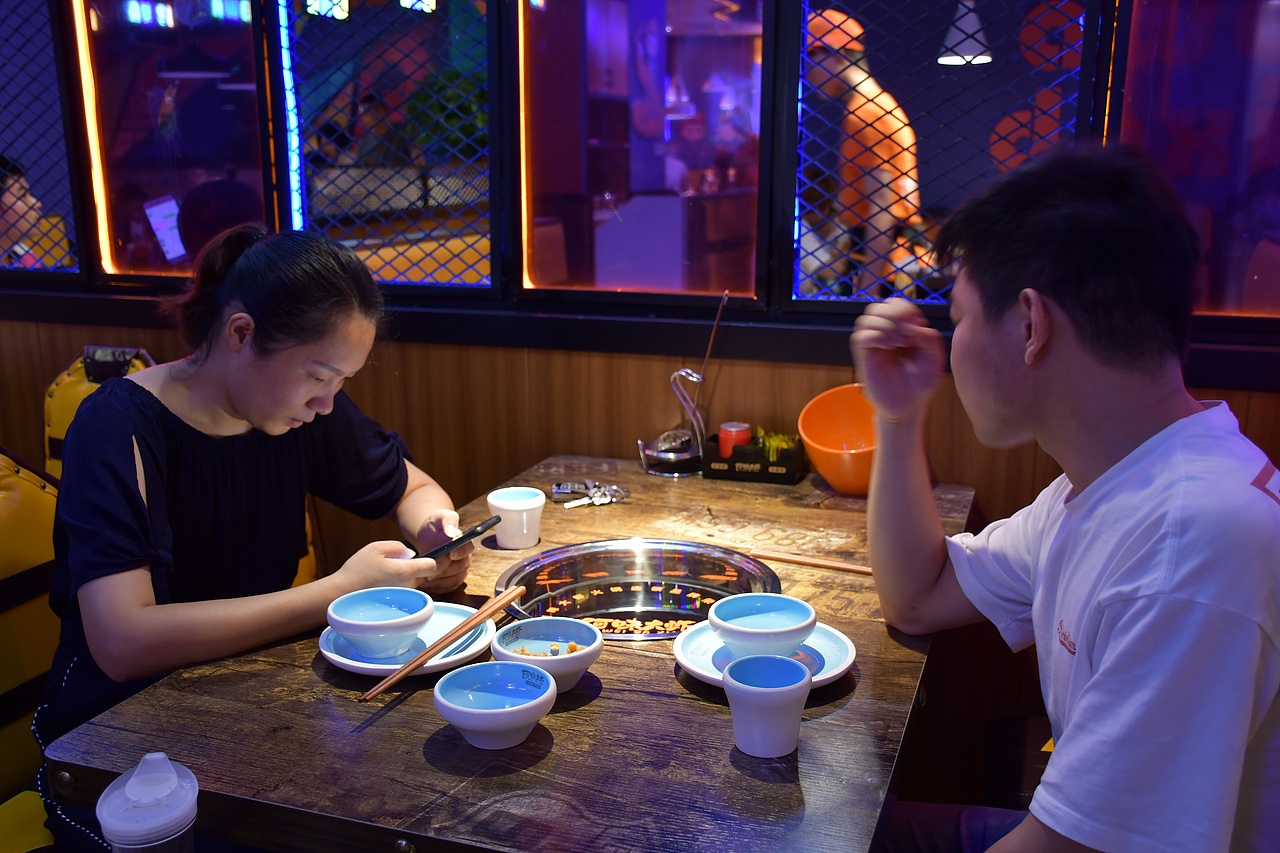 成雄海餐饮旗下阿味大虾火锅连锁品牌店面用餐纪录