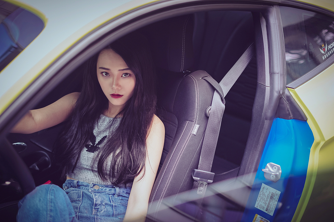 美女与野马（图ZMTEzNDcwNjA0） - 人像摄影 - 站酷设计师Carson_小立原创素材 - 站酷ZCOOL