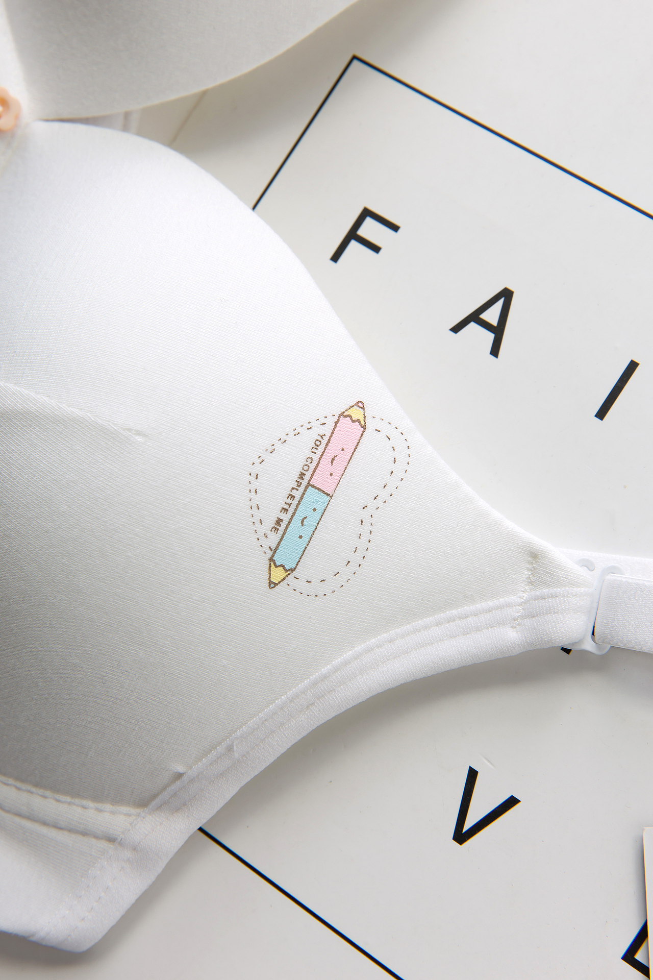 9年专注服装创意平铺挂拍中外模特拍摄专业摄影团队