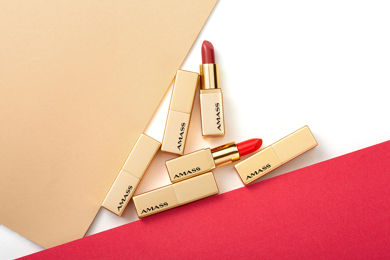 静物--小金条口红。