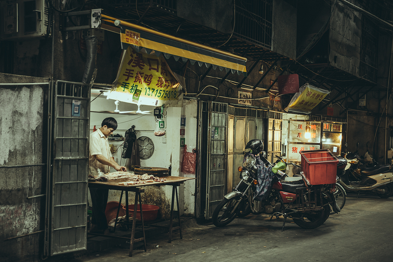 行走于市井（图ZMjM4ODAxODg4） - 人文/纪实摄影 - 站酷设计师老炮叔叔原创素材 - 站酷ZCOOL