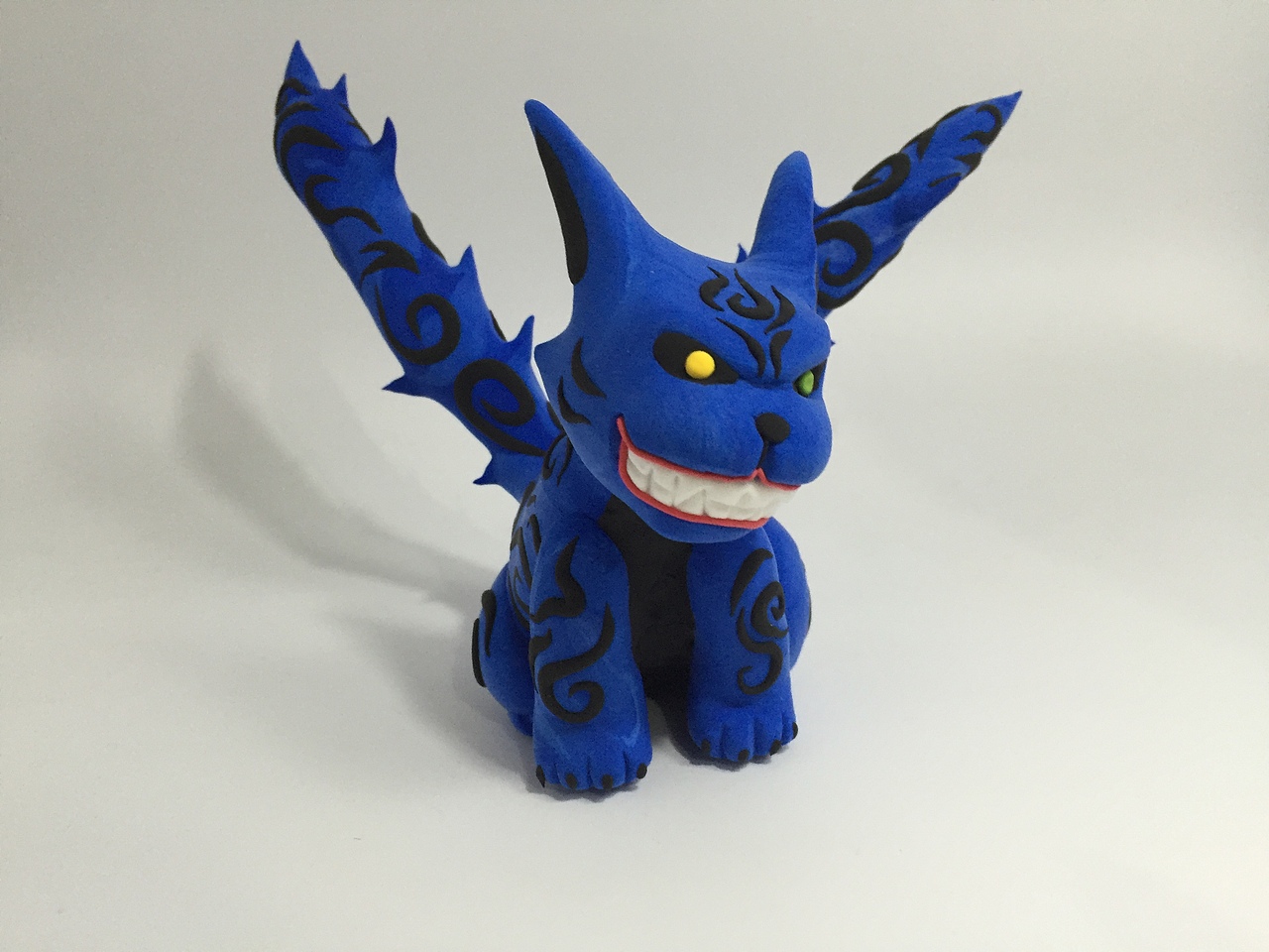 因为其自身自带蓝色火焰效果,用超轻粘土表达有些困难