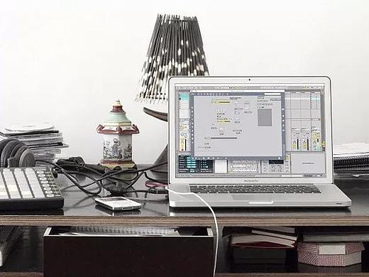 没想到Max也是油腻腻的80后啊! | Max不完全简史