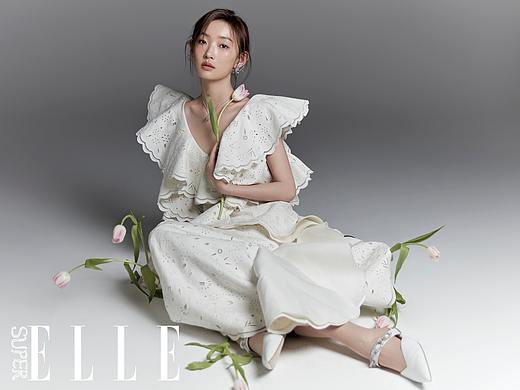 SuperELLE ✖️ 周依然