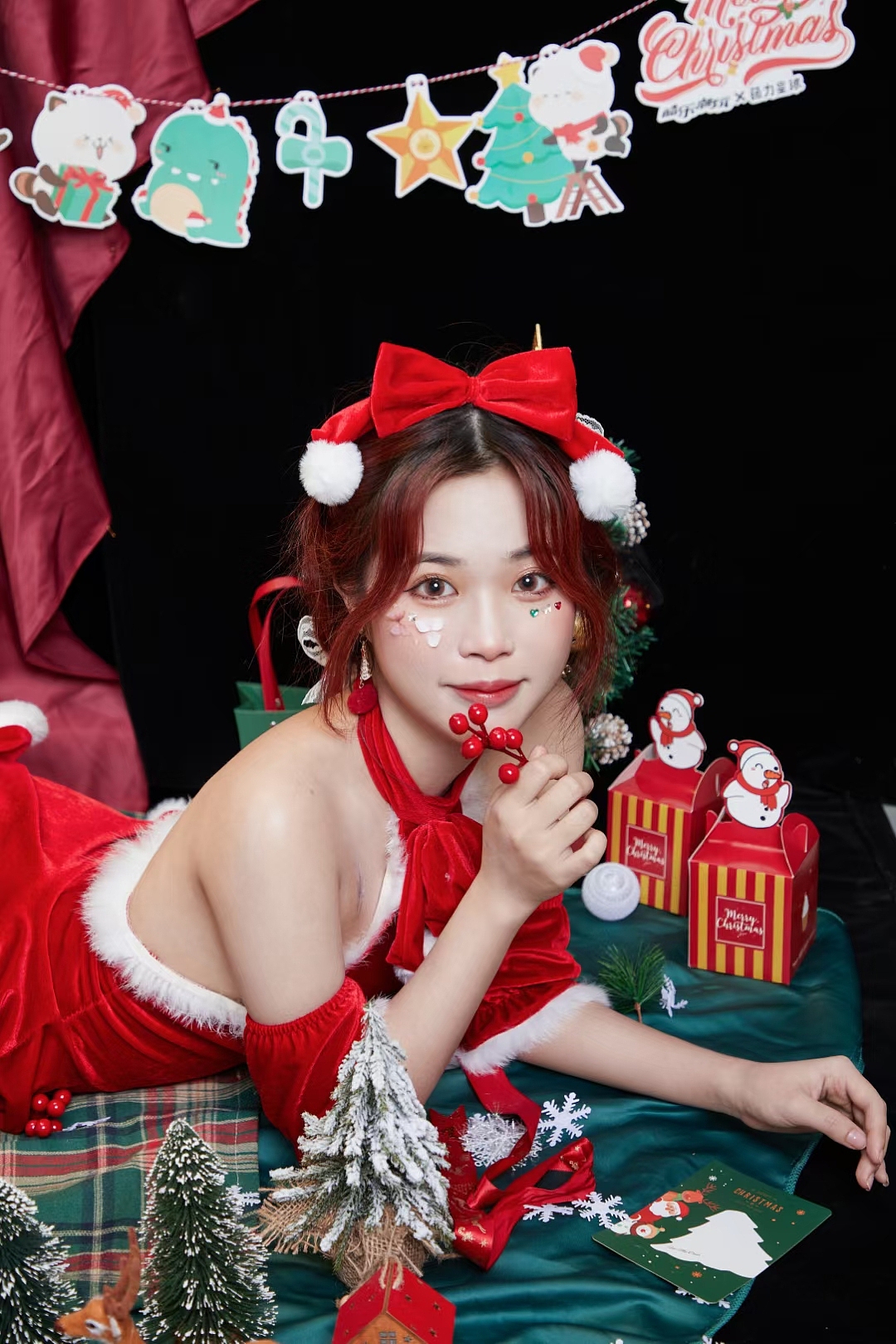 少女写真—圣诞主题+洛丽塔外景（图ZMjg4MDYyODA0） - 人像摄影 - 站酷设计师花花独立日原创素材 - 站酷ZCOOL